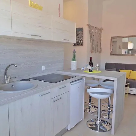 - Paklenica Riviera 36905 Seline